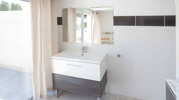 Villa | Bathroom