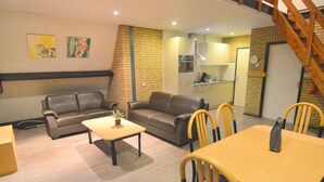 Dining - Scenic Holiday Home With Terrace, Garden Furniture, Bicycles (Stramproy)