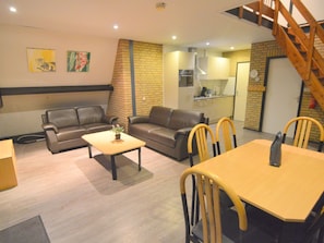 Dining - Scenic Holiday Home With Terrace, Garden Furniture, Bicycles (Stramproy)