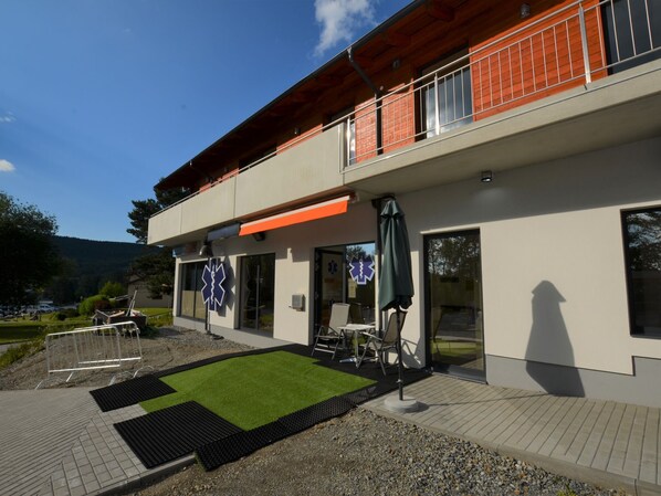 Exterior - Modern Apartment in Lipno Near the Shore and the Ski Lift (Lipno nad Vltavou)