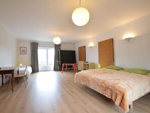 House | 4 bedrooms, individually furnished, bed sheets