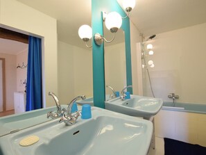 House | Bathroom