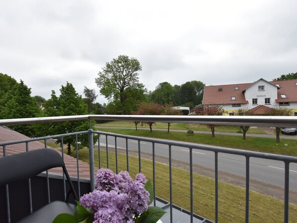 Balcony - Splendid Apartment in Pepelow near Sea (Am Salzhaff)