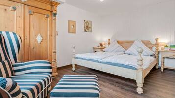 Apartment | 1 bedroom, bed sheets