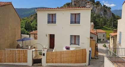 Quaint Holiday Home in Languedoc-roussillon With Garden