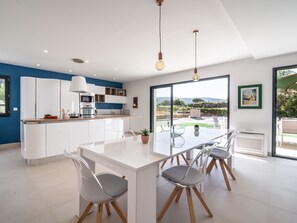 Dining - Holiday Home Beaufort With Private Pool (Beaufort)