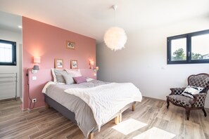 Villa | 4 bedrooms, individually furnished, bed sheets - Holiday Home Beaufort With Private Pool (Beaufort)