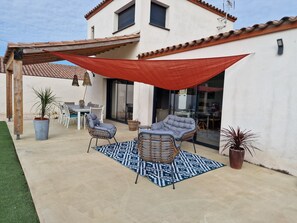 Villa | Balcony - Holiday Home Beaufort With Private Pool (Beaufort)