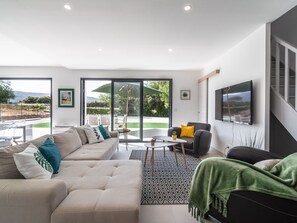 Living room - Holiday Home Beaufort With Private Pool (Beaufort)