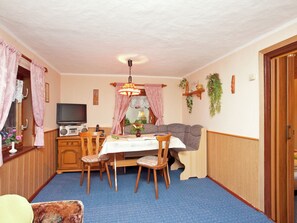 House | Dining