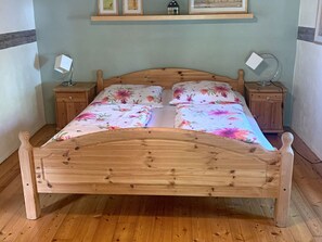 Ferienhaus | 2 Schlafzimmer, individuell eingerichtet, Bettwäsche