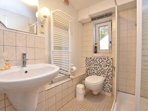 Bathroom | Shower