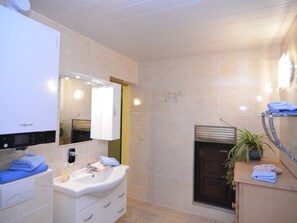 Ferienhaus | Badezimmer