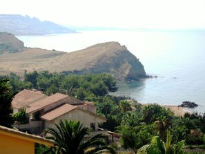 House | Pemandangan dari hartanah