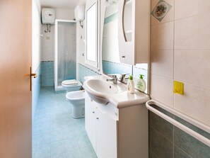 House | Bilik Mandi | Pengering rambut, bidet 