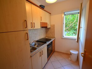 House | Dapur peribadi | Peti sejuk, ketuhar gelombang mikro, dapur, pembakar roti 