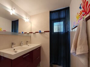 Bathtub