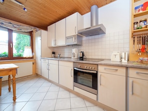 Apartment | Private kitchen - Amazing Apartment in Großalmerode near Cross Country Skiing (Grossalmerode)