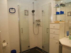 Apartment | Badezimmer