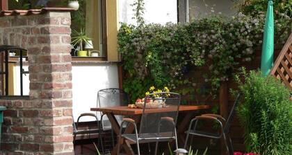Quiet Holiday Home With Terrace