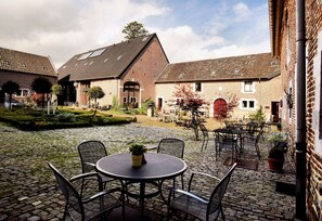 Balcony - Lovely Holiday Home in Richelle With Barbecue (Vise)