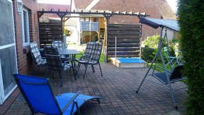 Balcony - Snug Apartment in Lüdersfeld With Private Terrace and Garden (Luedersfeld)