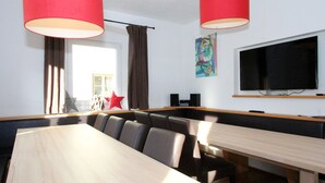 Dining - Beautiful Chalet With Sauna in Kirchberg in Tirol (Kirchberg in Tirol)