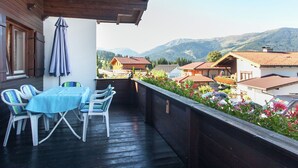 Apartment | Balcony - Beautiful Apartment Near Ski Area in Westendorf (Westendorf)