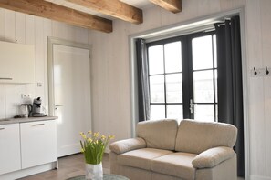 House | Living room - Cozy Holiday Home in Callantsoog near Groote Keeten (Callantsoog)