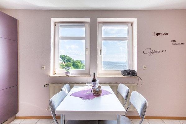 Apartment | Dining - Heritage Apartment in Battenberg near Skiing (Battenberg)