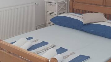 Apartment | 2 bedrooms, individually furnished, bed sheets