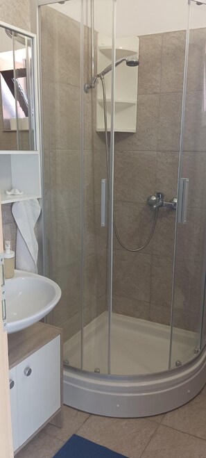 Apartment | Bathroom