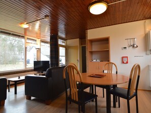 Dining - Tranquil Holiday Home in North Limburg With Garden (Stramproy)
