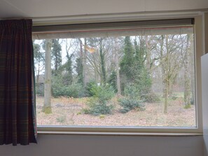 3 bedrooms, individually furnished, bed sheets - Tranquil Holiday Home in North Limburg With Garden (Stramproy)