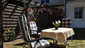 Balcony - Luxurious Apartment in Wischuer With Fenced Garden, Barbecue (Biendorf)