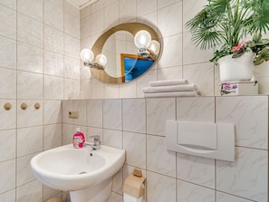 Bathroom - Tranquil Stay in Dornthal (Olbernhau)