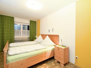 2 bedrooms, individually furnished, iron/ironing board, bed sheets