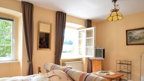 Apartment | Living room - Comfortable Apartment in Zell Near Moselle River (Zell (Mosel))
