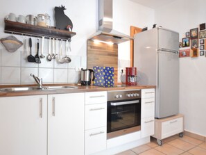 Apartment | Private kitchen | Coffee/tea maker, microwave, oven - Comfortable Apartment in Zell Near Moselle River (Zell (Mosel))