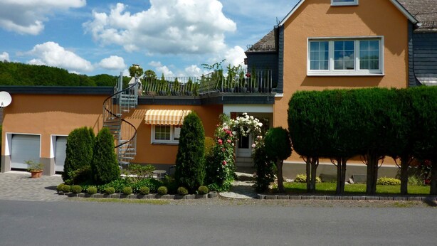 Exterior - Cozy Apartment in Birkenbeul With Private Terrace (Birkenbeul)