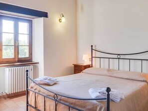 House | 2 bedrooms, individually furnished, bed sheets