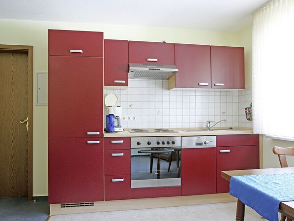 Coffee/tea maker, fridge, oven, dishwasher - 2 person Appartment Near Golf Course (Schmallenberg)