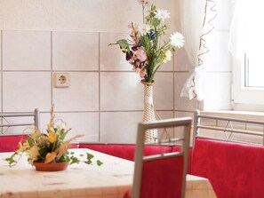 Dining - Quaint Apartment in Mittelndorf With Valley View (Sebnitz)
