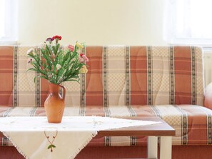 1 bedroom, individually furnished, bed sheets - Quaint Apartment in Mittelndorf With Valley View (Sebnitz)