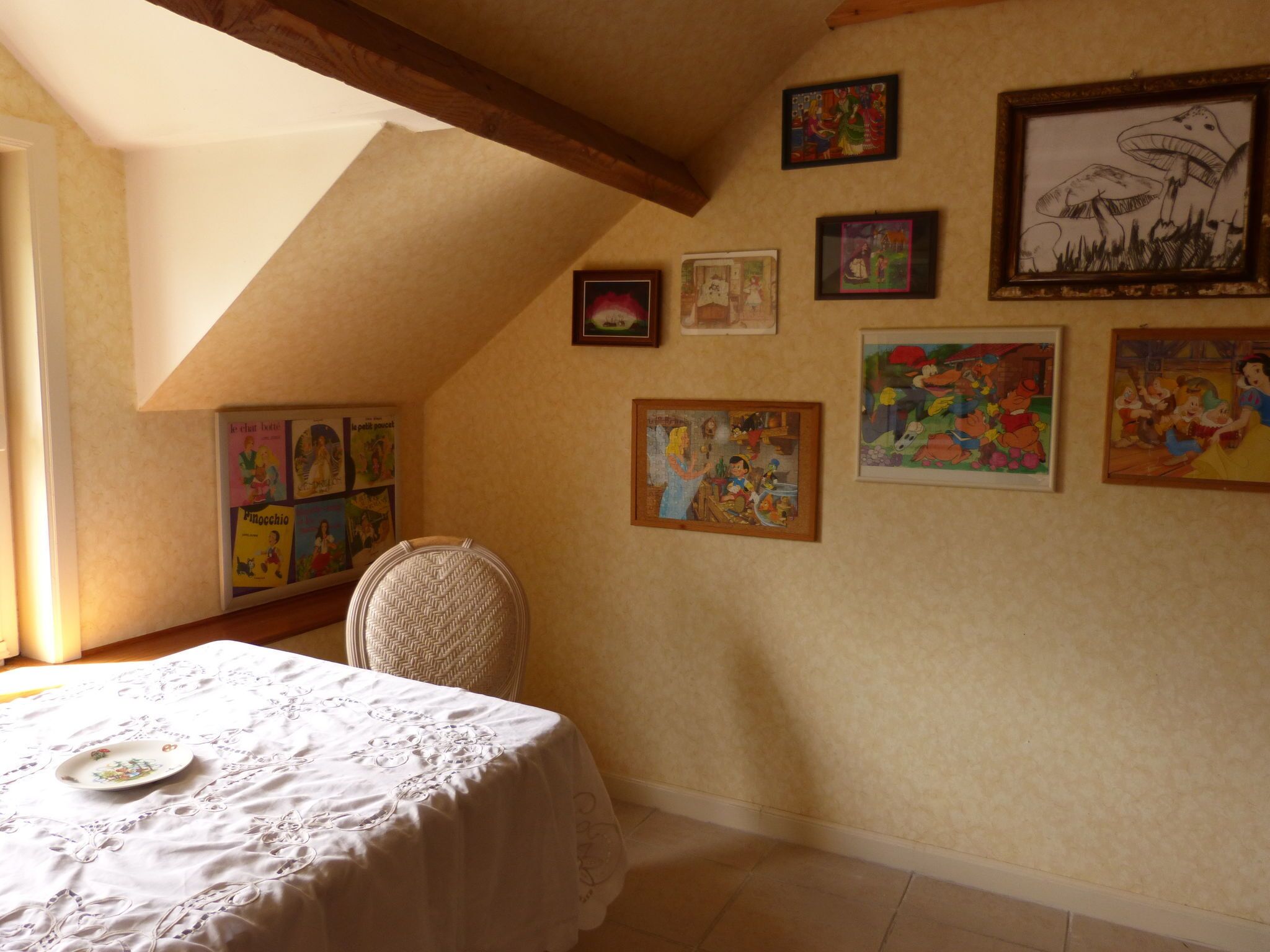 8 bedrooms, minibar