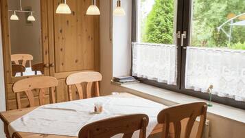 Apartment | Dining