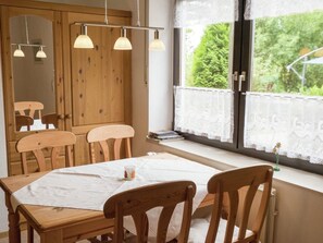 Apartment | Dining