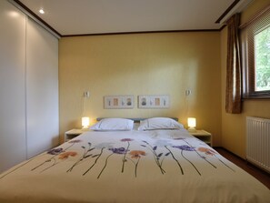 Chalet | Room amenity - Chalet in Garderen With Fenced Garden (Garderen)