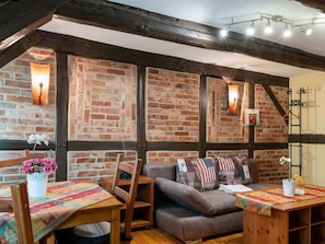 Apartment | Dining