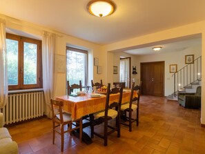Cottage | Dining